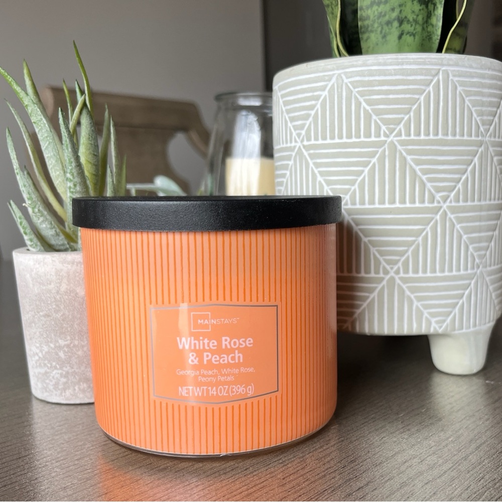 White Rose & Georgia Peach and Peony Petals Fragrance 3 Wick Candle   ~New~